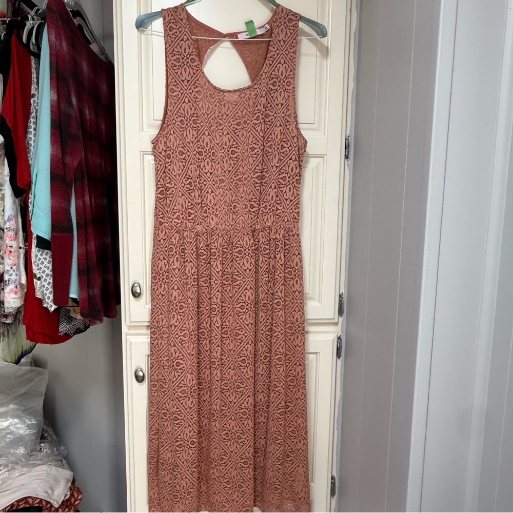 JustFab Elegant Sleeveless Patterned Dress